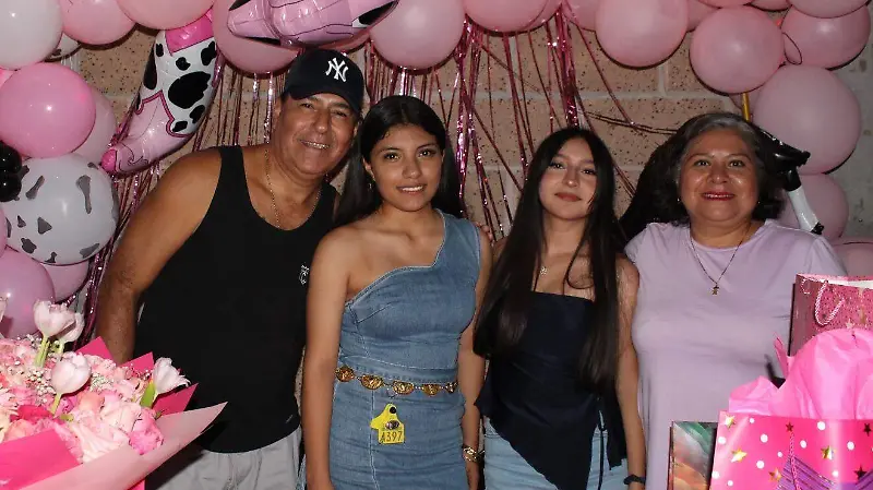 La cumpleañera con invitados especiales de Morelia, Michoacán.